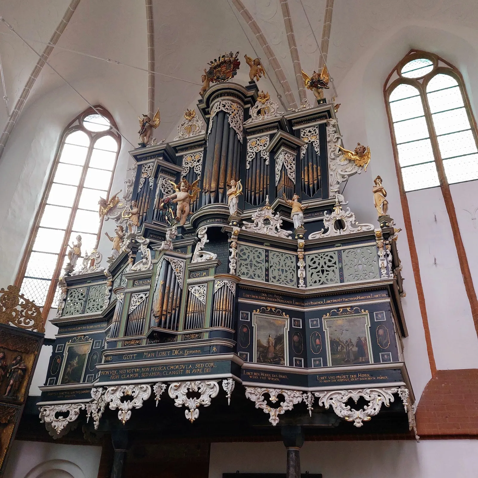 Монастырь Люне