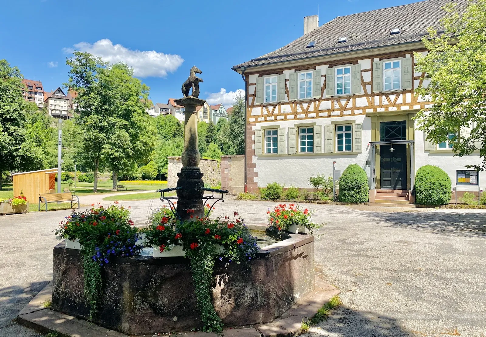 Здание Монастыря Ройт в Германии