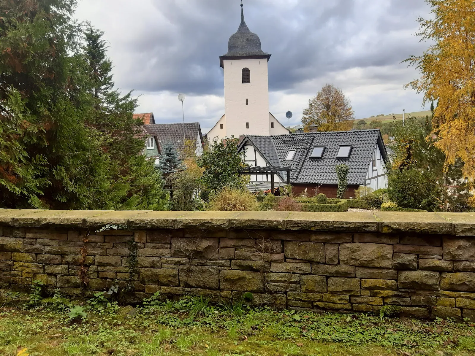 Здание монастыря Святого Креста Херштелле