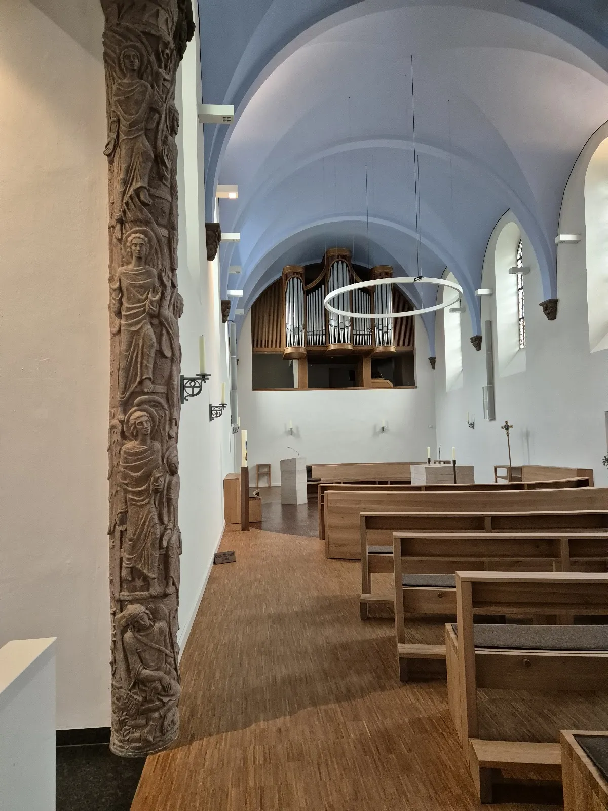 Здание монастыря Святого Креста Херштелле