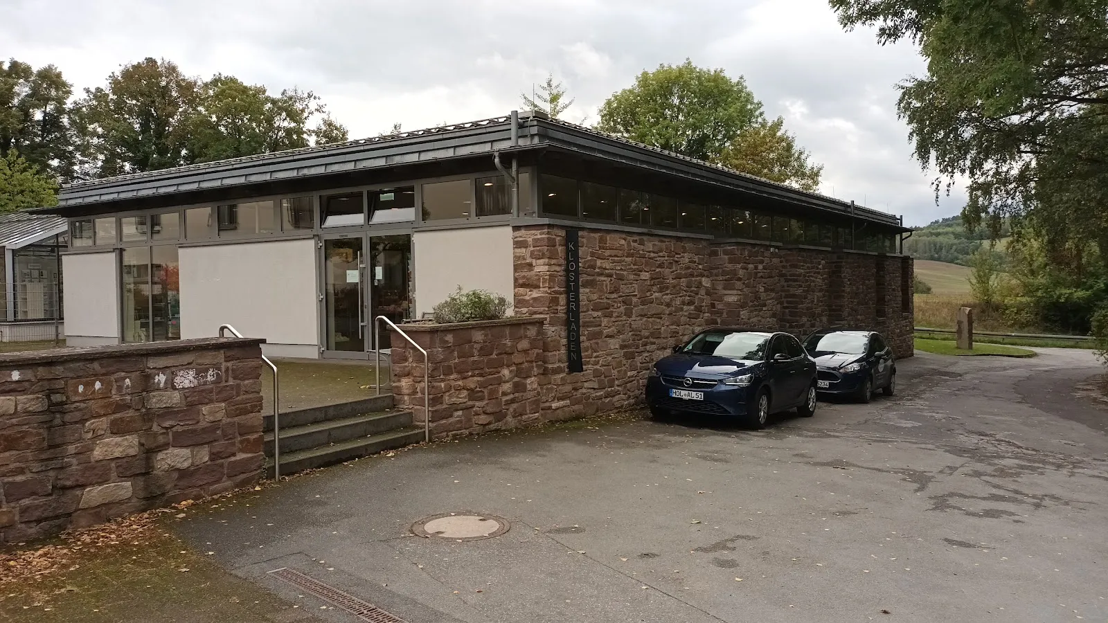 Здание монастыря Святого Креста Херштелле