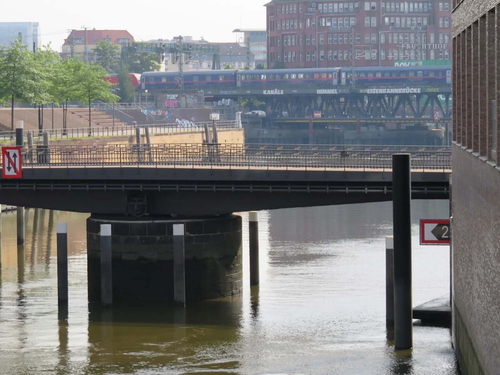 Мост Эрикус, исторический мост в порту Гамбурга