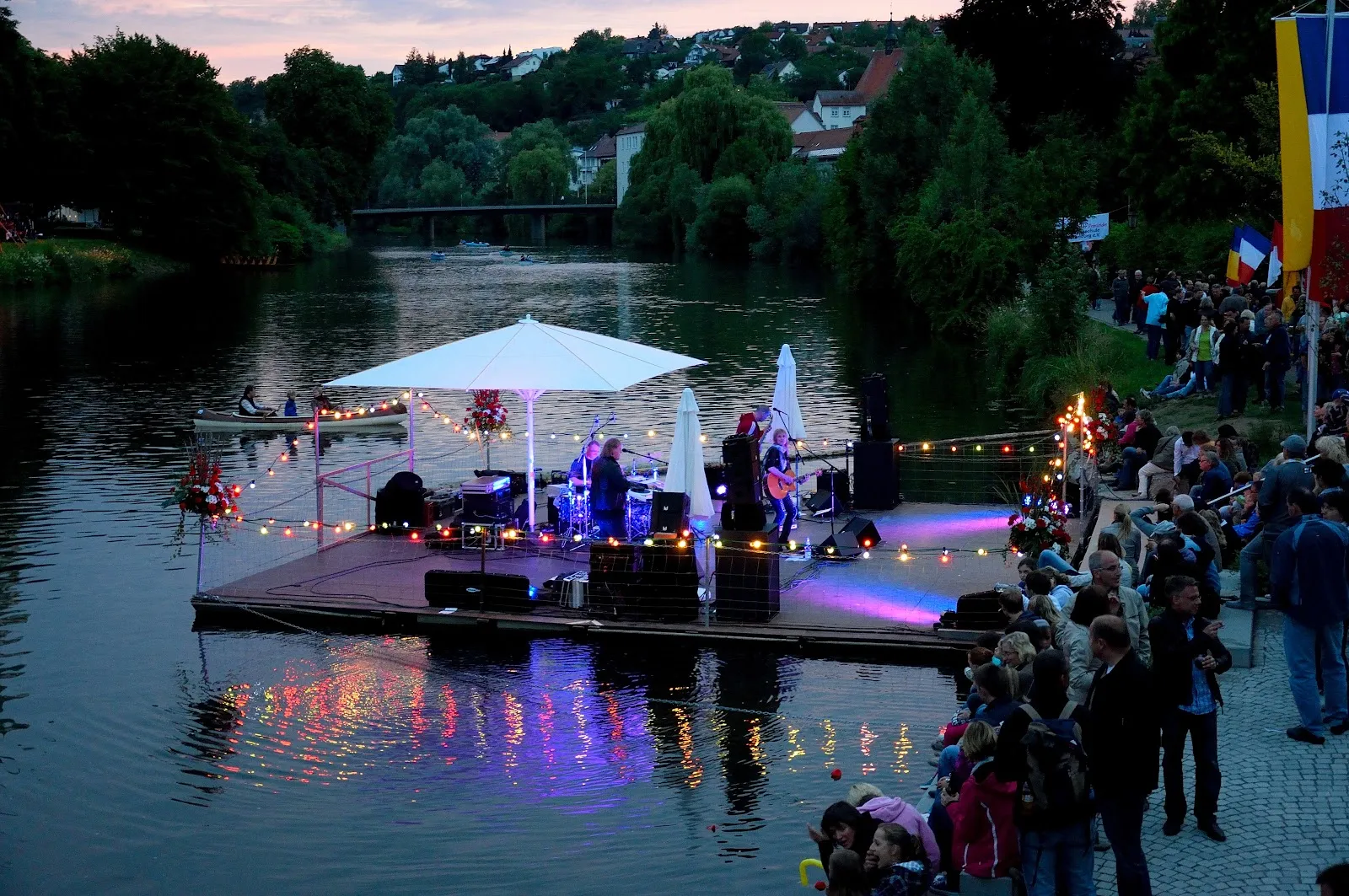 Вид на Мост Йозефа Эберле через реку Неккар в Роттенбург-ам-Неккар