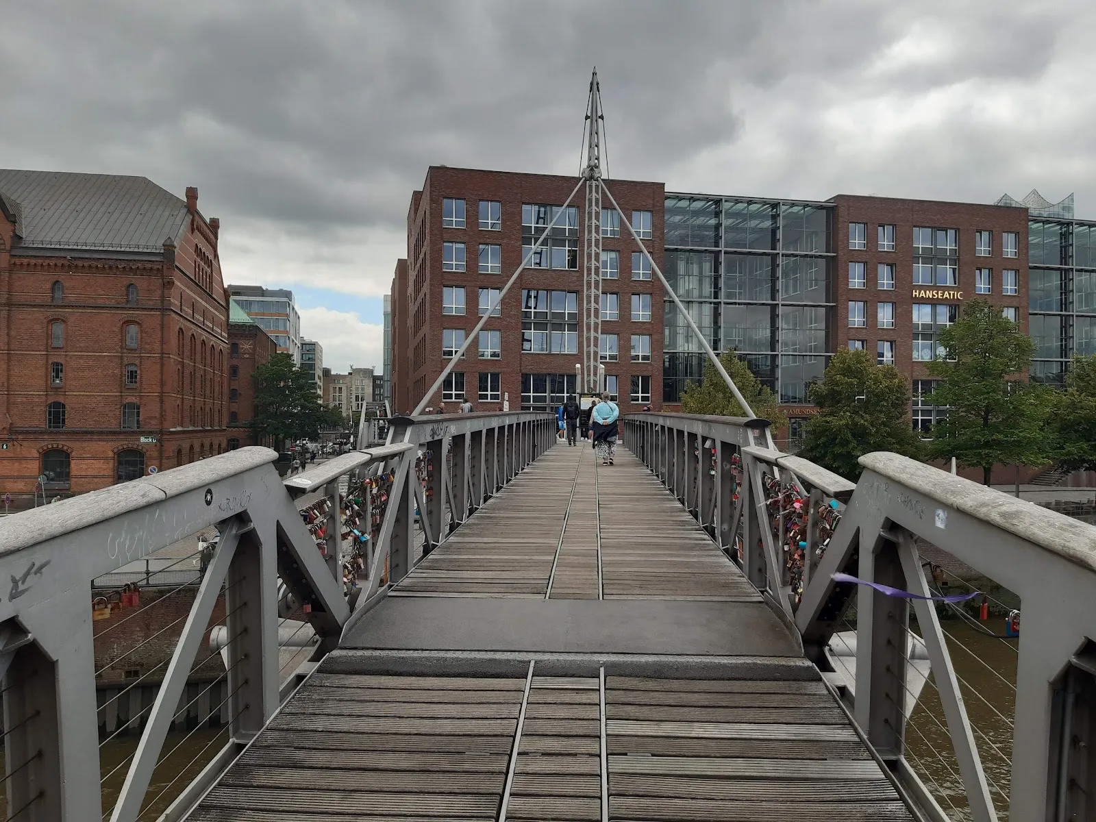 Мост Кервидерштег в Гамбурге, Германия