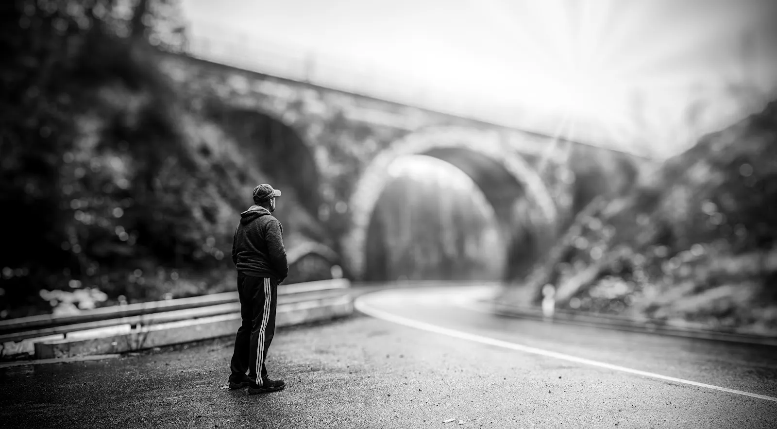 Исторический мост в Клаусталь-Целлерфельде, Германия, символ индустриального прошлого.