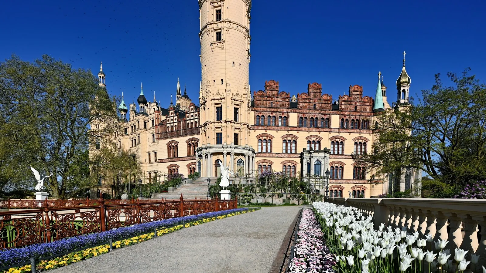 Исторический мост Леннештрассе в Шверина