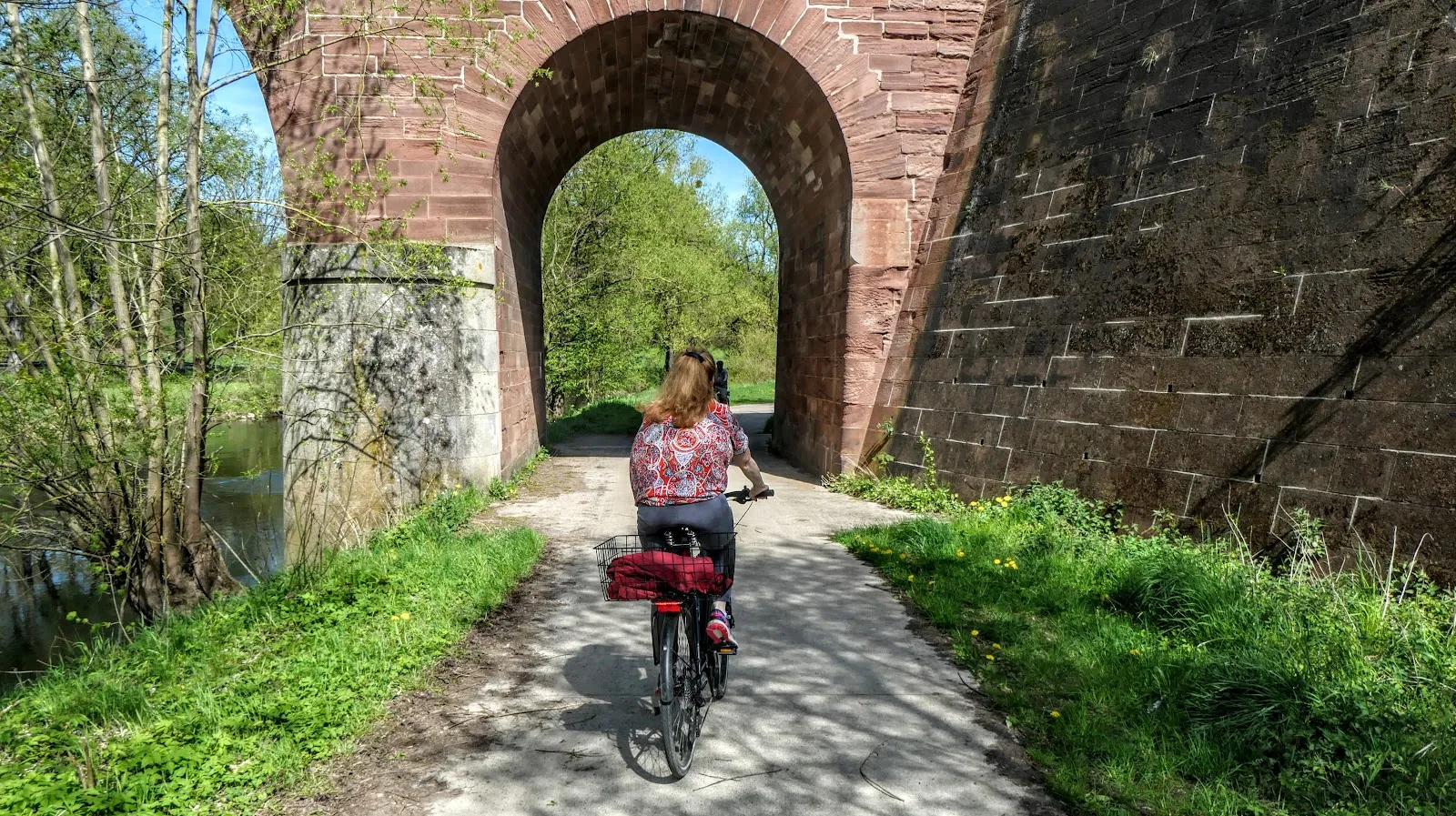 Мост над рекой Лейне, Аййнбек, Германия