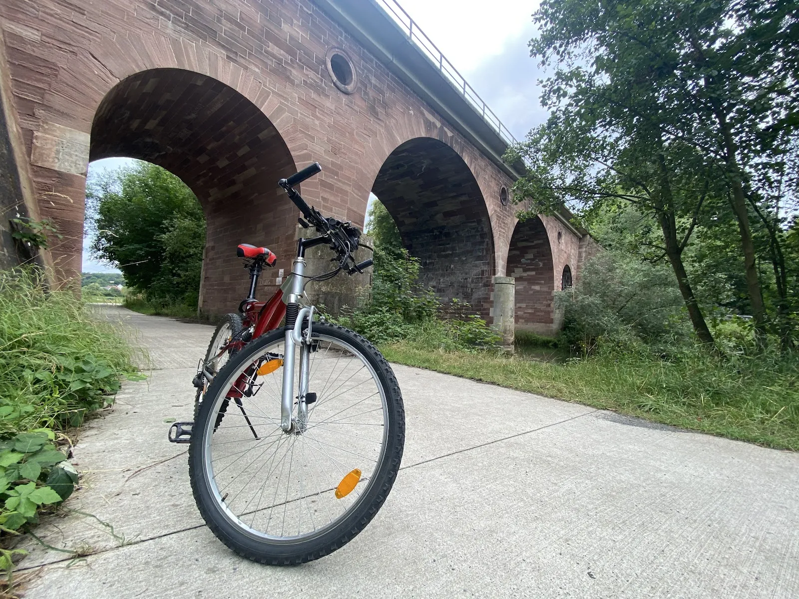 Мост над рекой Лейне, Аййнбек, Германия