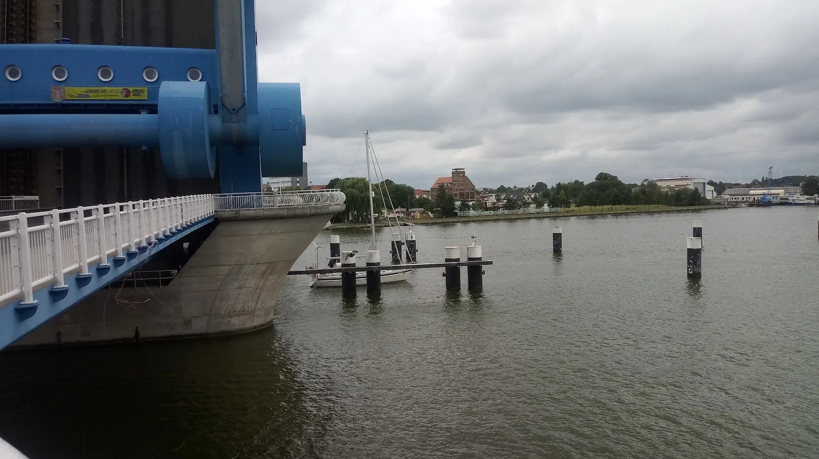 Мост Пене, Вольгаст, Германия, вид сбоку