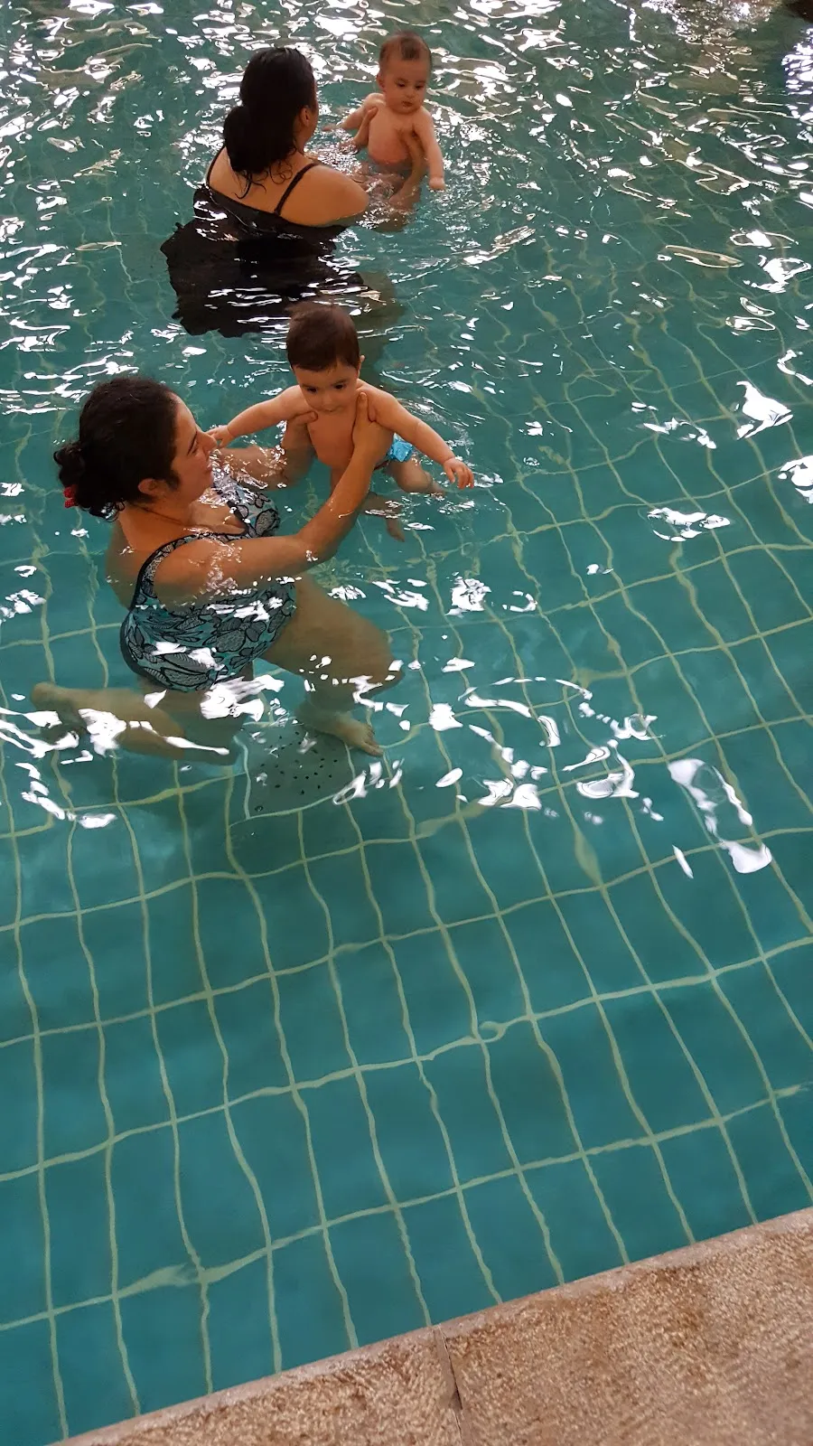 Внешний вид здания муниципального бассейна Нойкёльн в Берлине