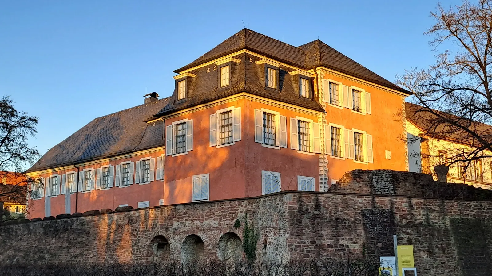 Фасад Музея Лодненгау в Ладенбурге