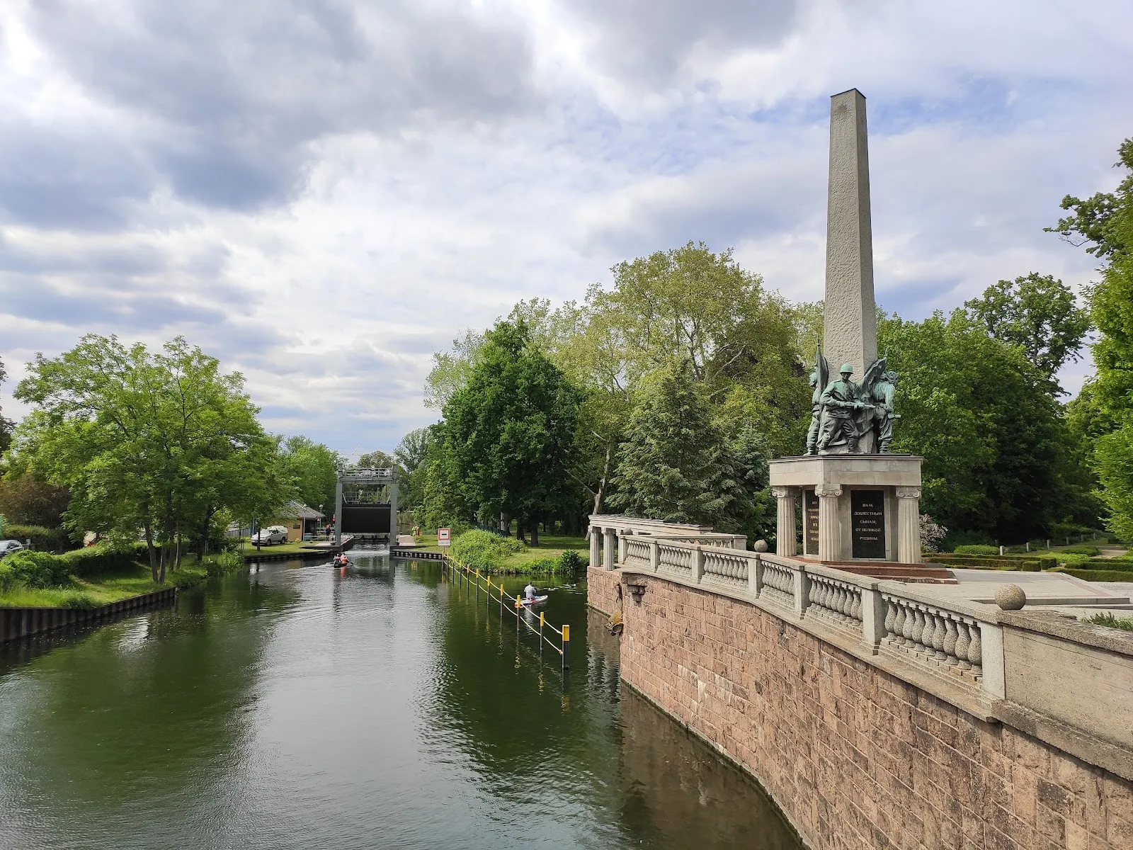 Старинная башня Штейнтортурм в Бранденбурге-на-Хафеле