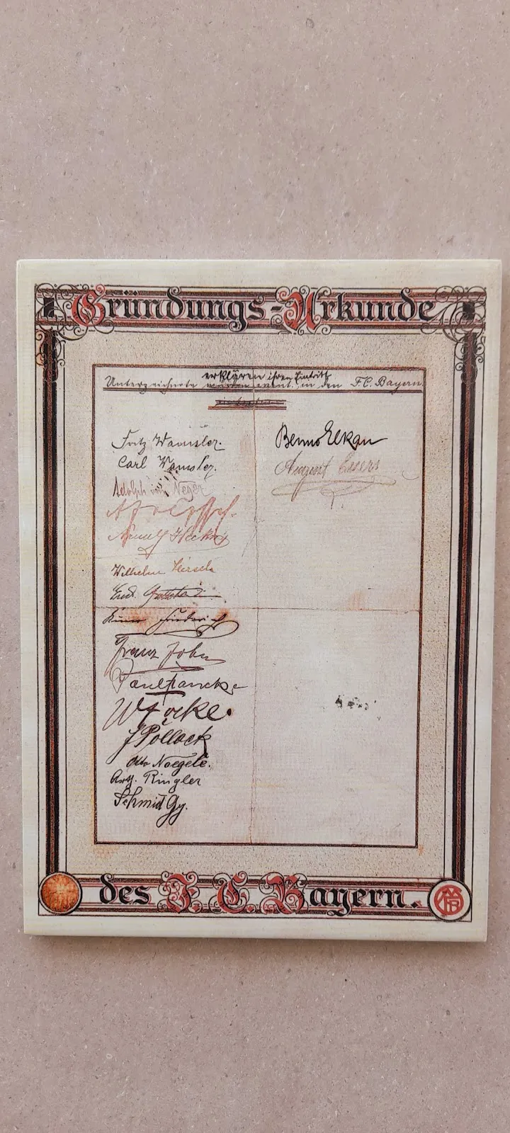 Вид на площадь Кардинала Дёпфнера в Мюнхене с Ратушей