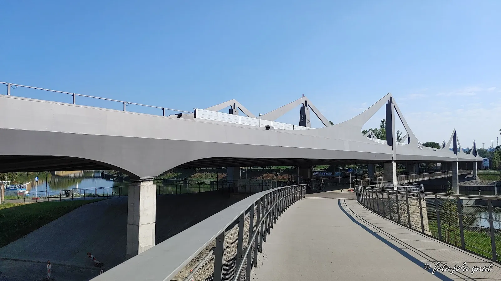 Неккарбрюке