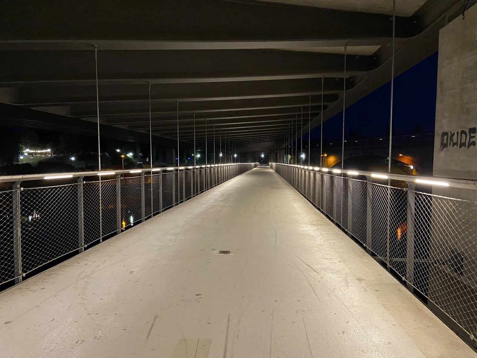 Мост Неккарбрюкке в Штутгарте, Германия