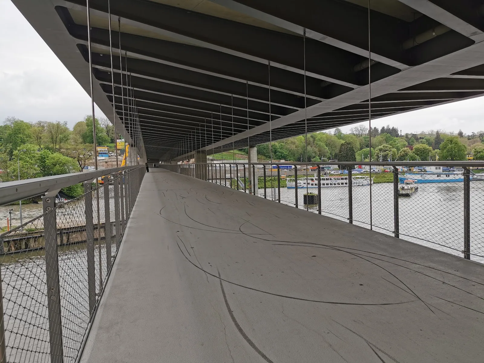 Мост Неккарбрюкке в Штутгарте, Германия