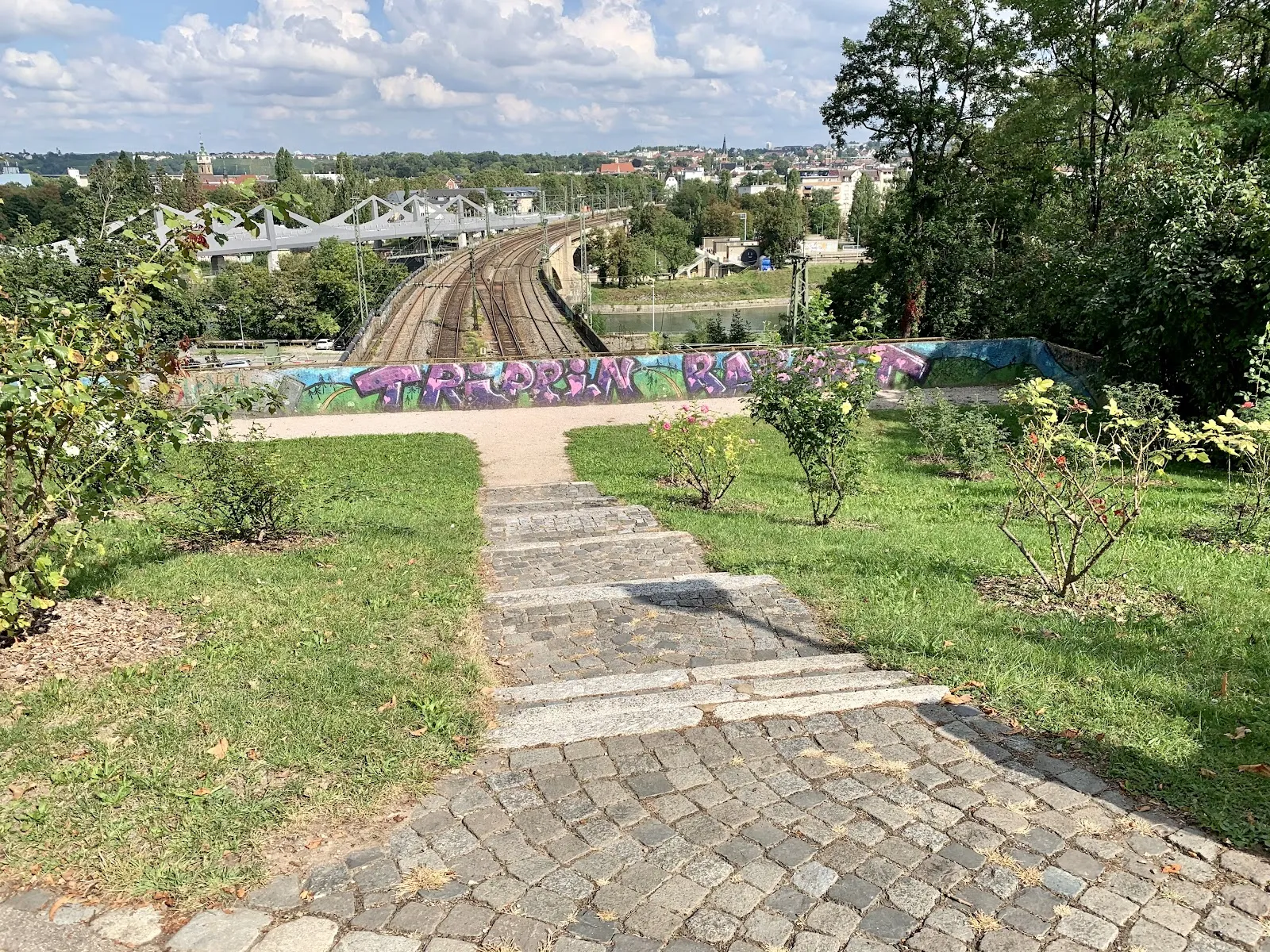 Мост Неккарбрюкке в Штутгарте, Германия