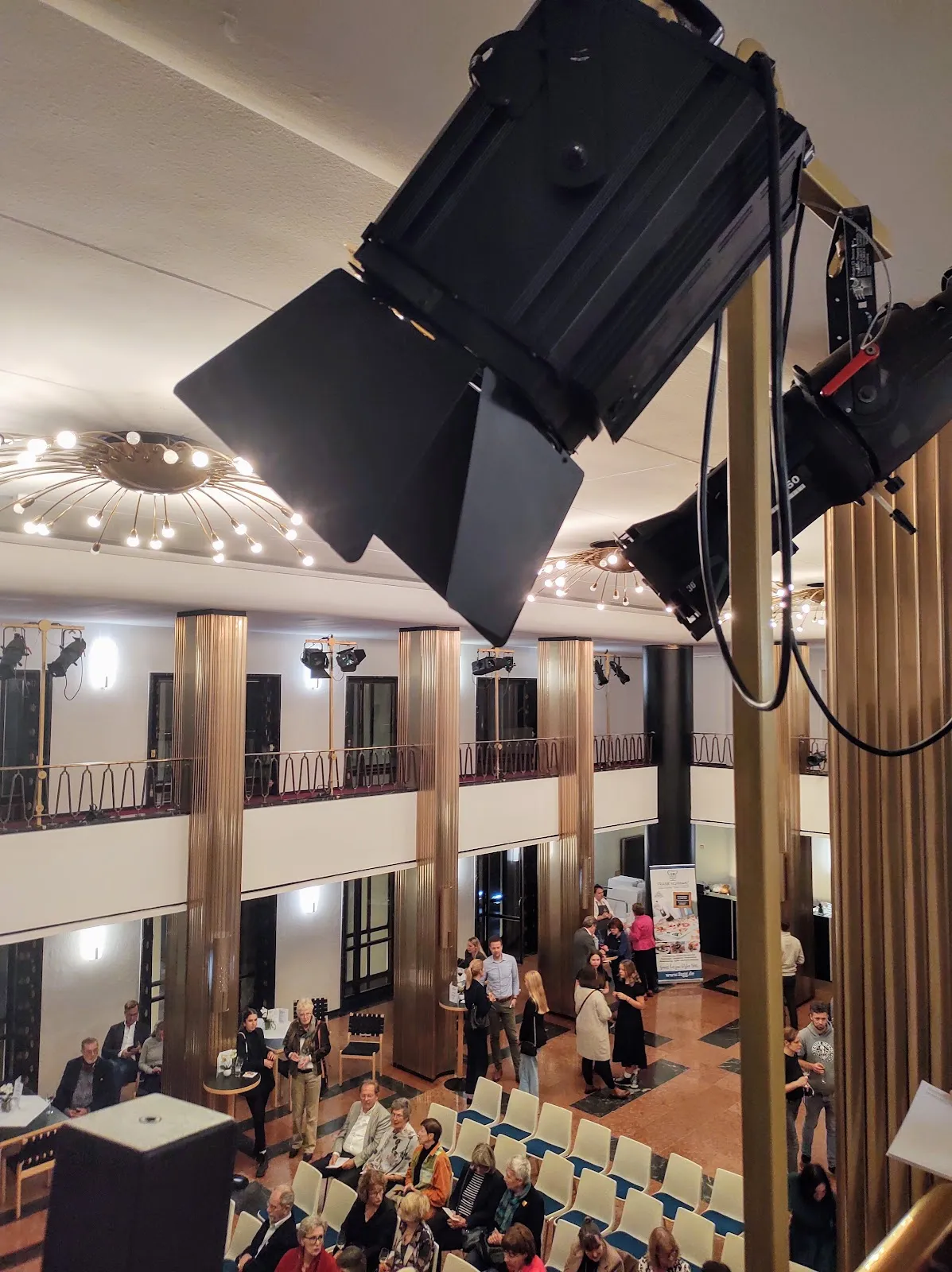 Здание Немецкой оперы на Рейне в Дуйсбурге