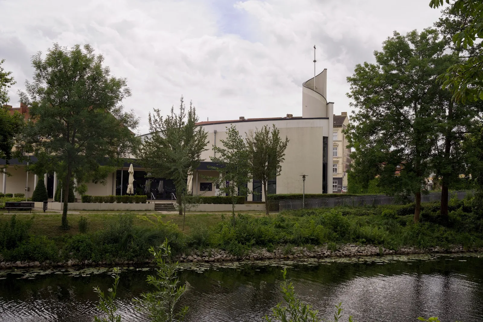 Неоапостольская Церковь Бранденбурга, здание, фасад