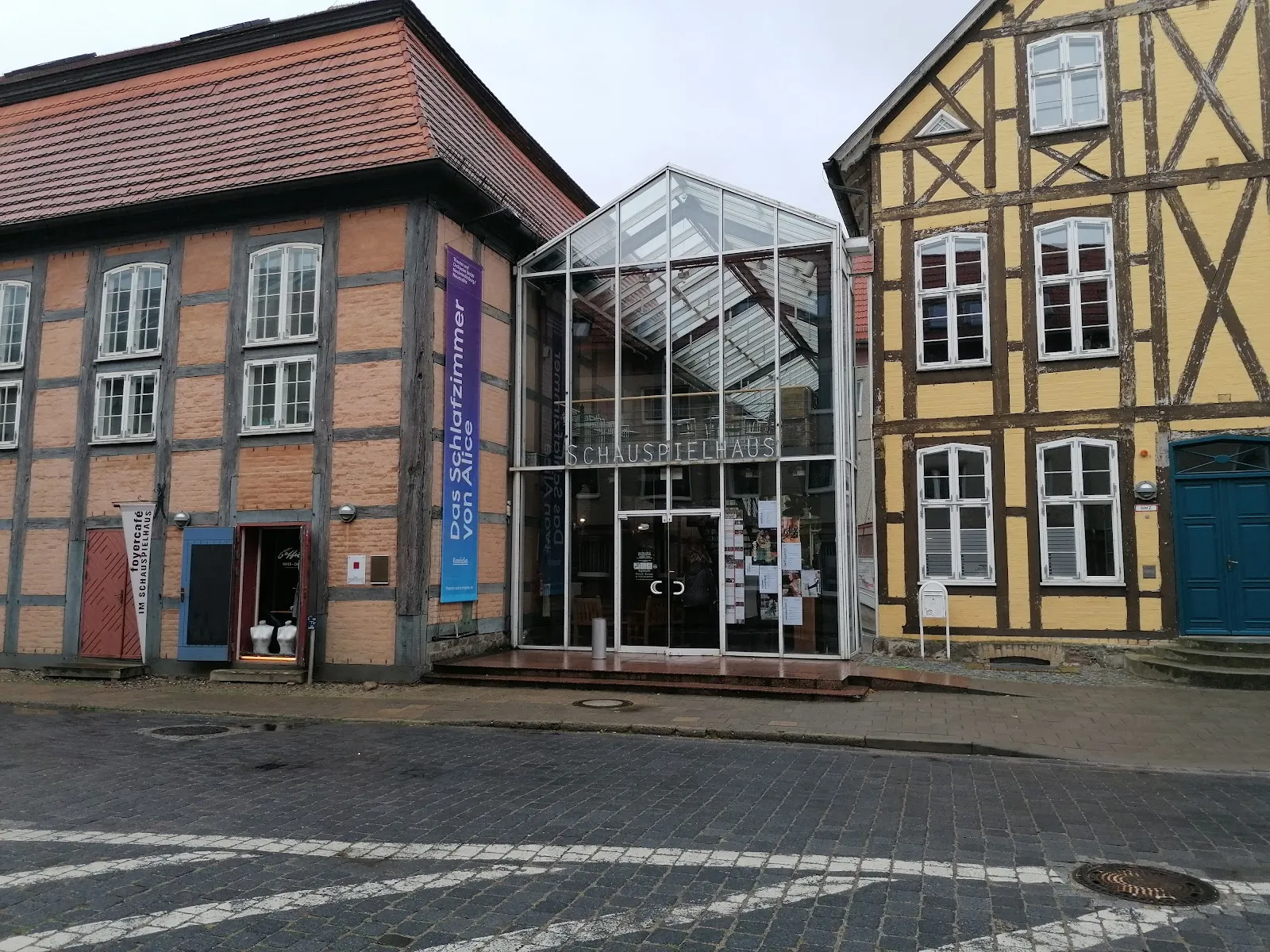 Нойбранденбургский драматический театр