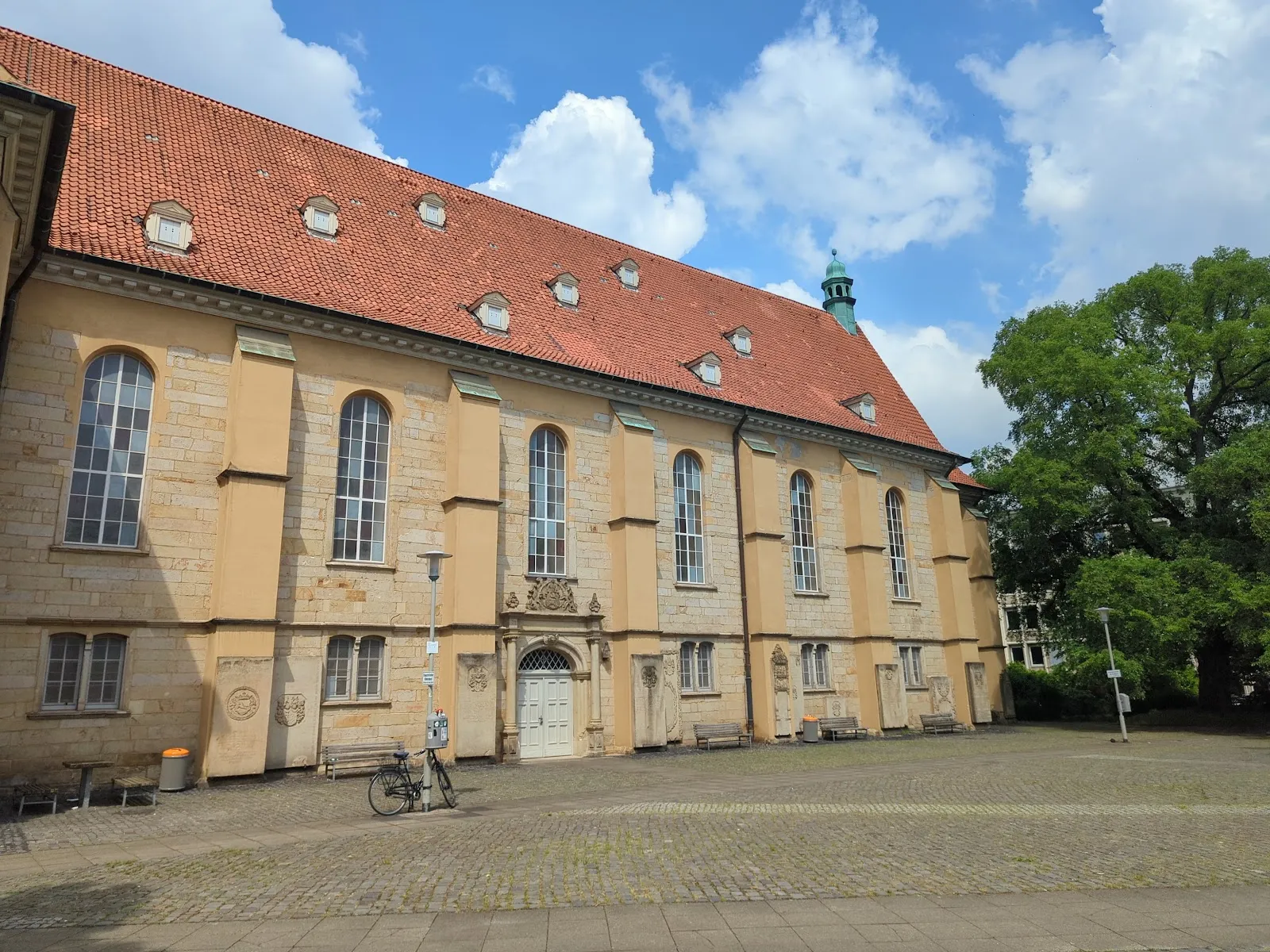 Фасад Нойштадтер Кирхе, лютеранской церкви в Ганновере
