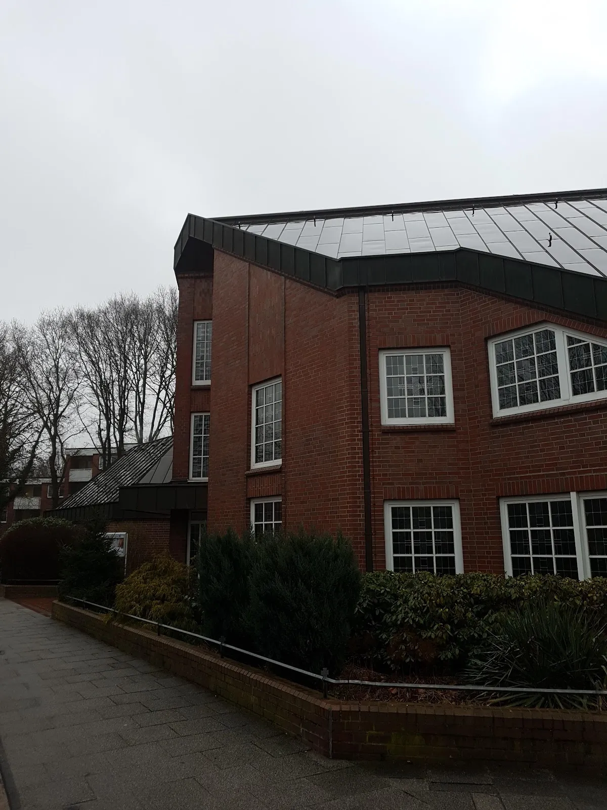 Новоапостольская церковь в Бремене-Арстене, здание церкви