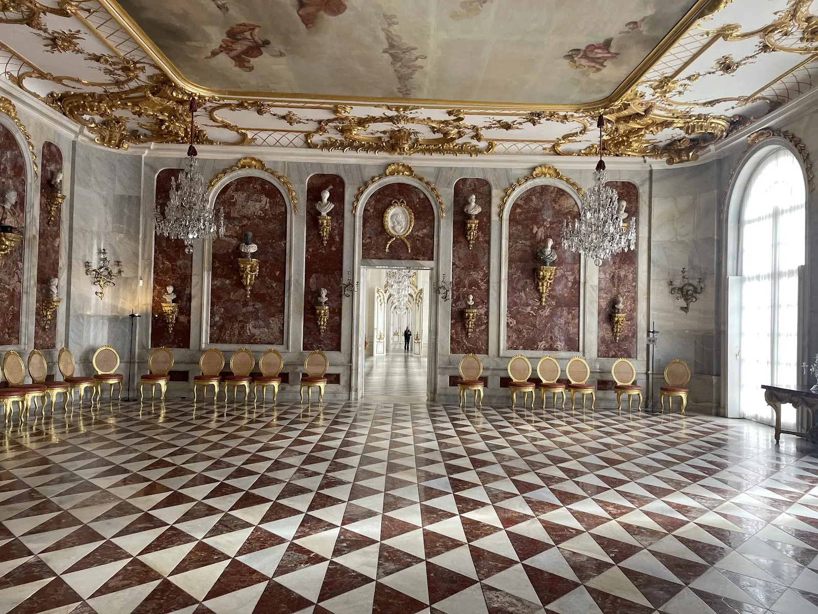 Фасад Новых дворцов в Потсдаме