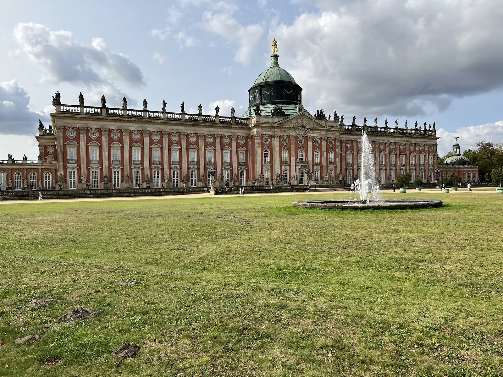 Фасад Новых дворцов в Потсдаме