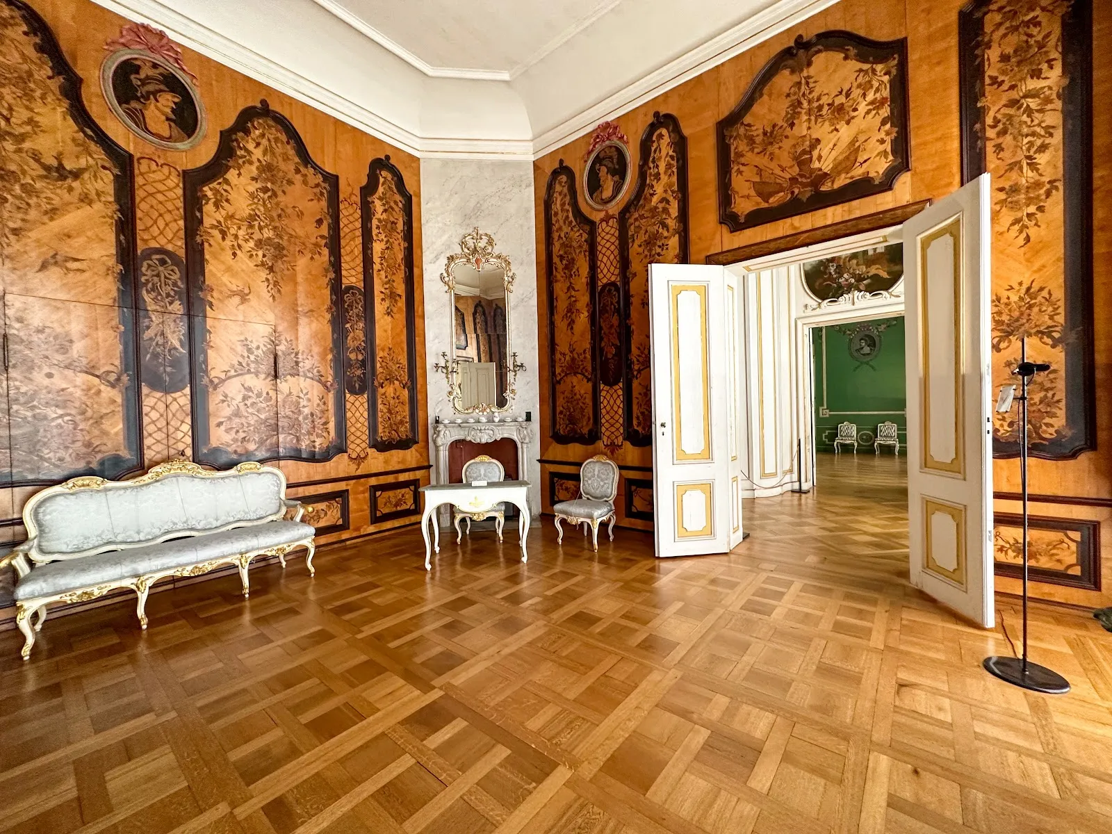 Фасад Новых дворцов в Потсдаме