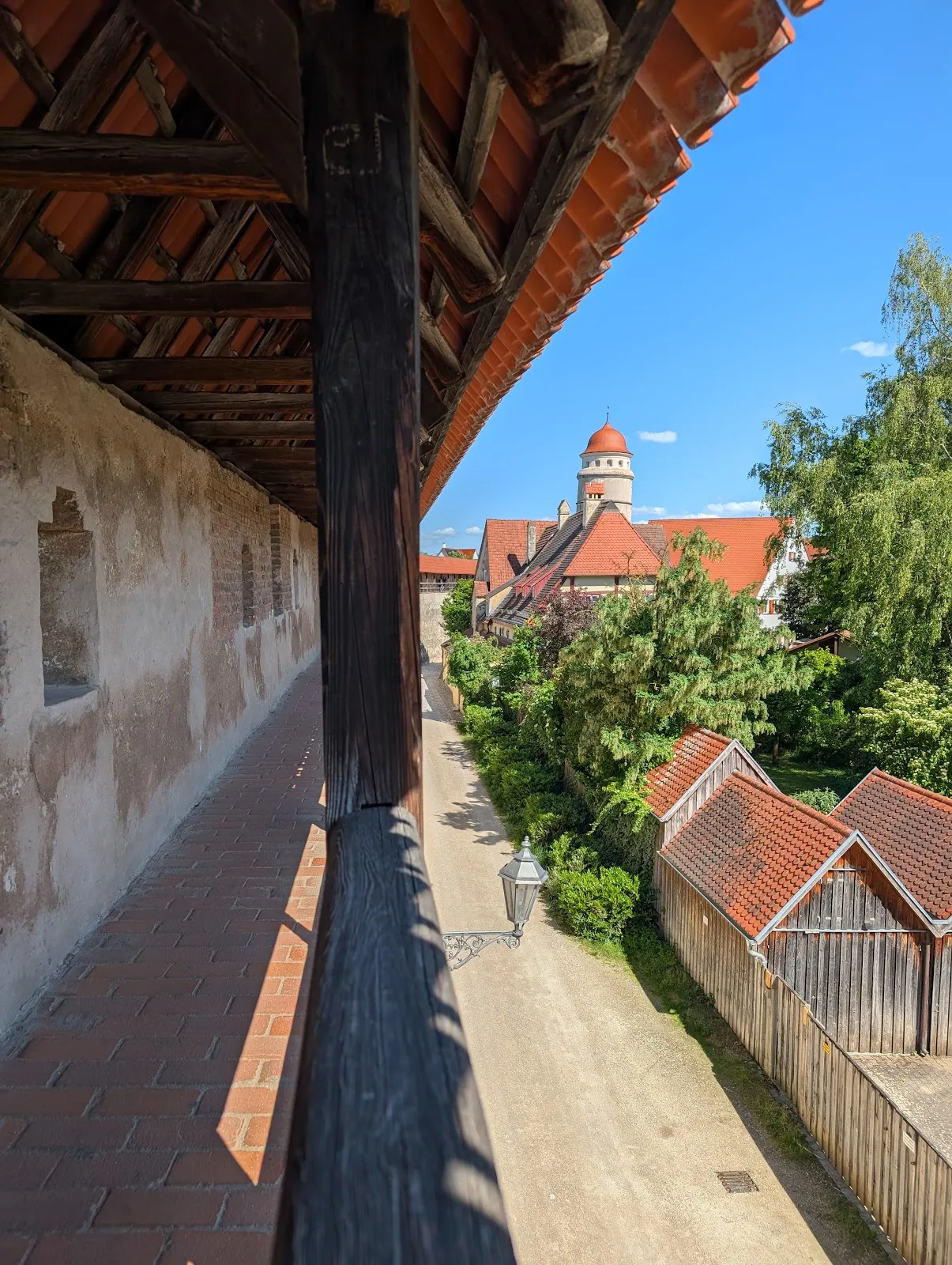 Вид на исторический город Нёрдлинген с башней 