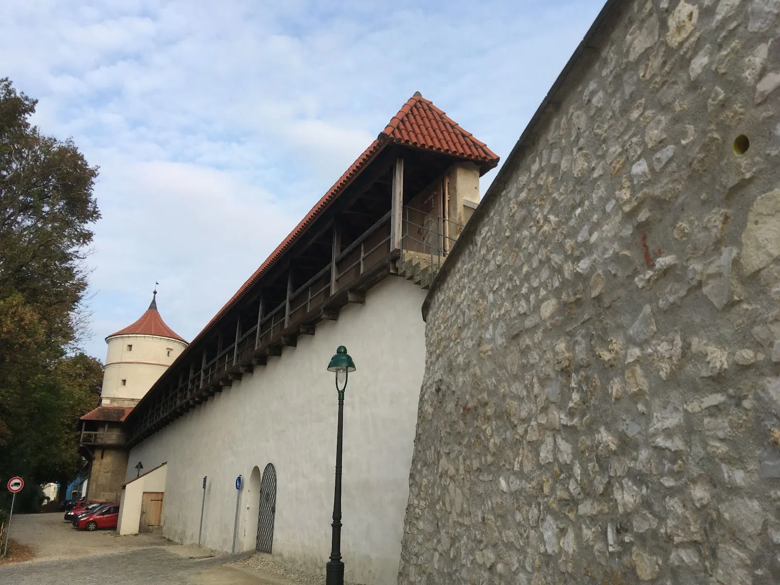 Вид на исторический город Нёрдлинген с башней 