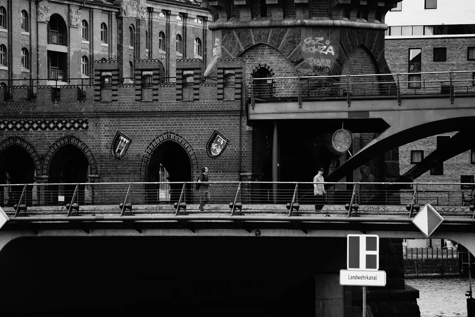 Вид на Обербаумский мост через реку Шпрее в Берлине