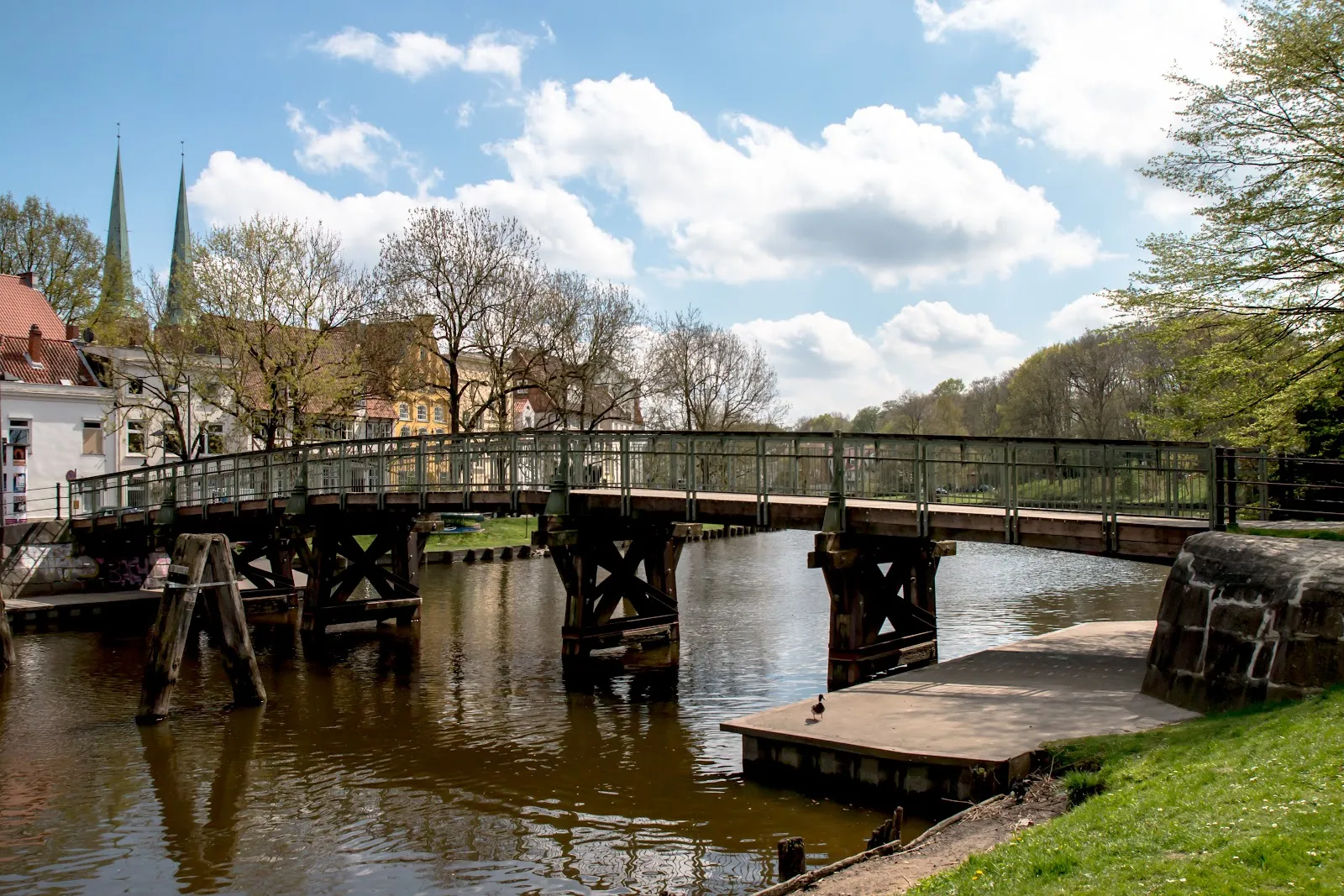 Вид на мост Обертравебрюкке в Любеке