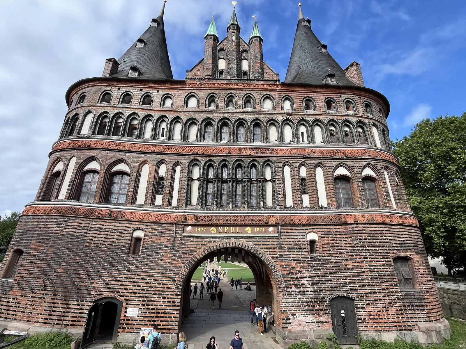 Вид на мост Обертравебрюкке в Любеке