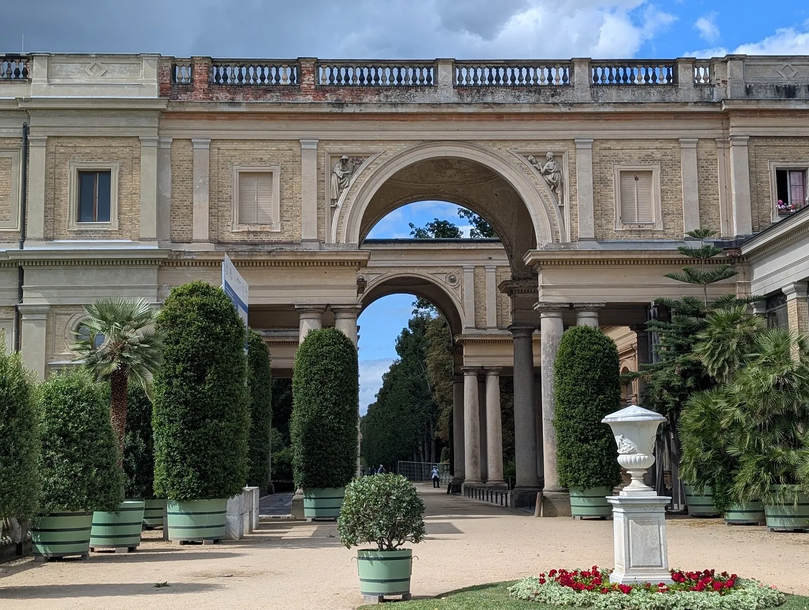 Оранжерейный дворец в Потсдаме, Германия