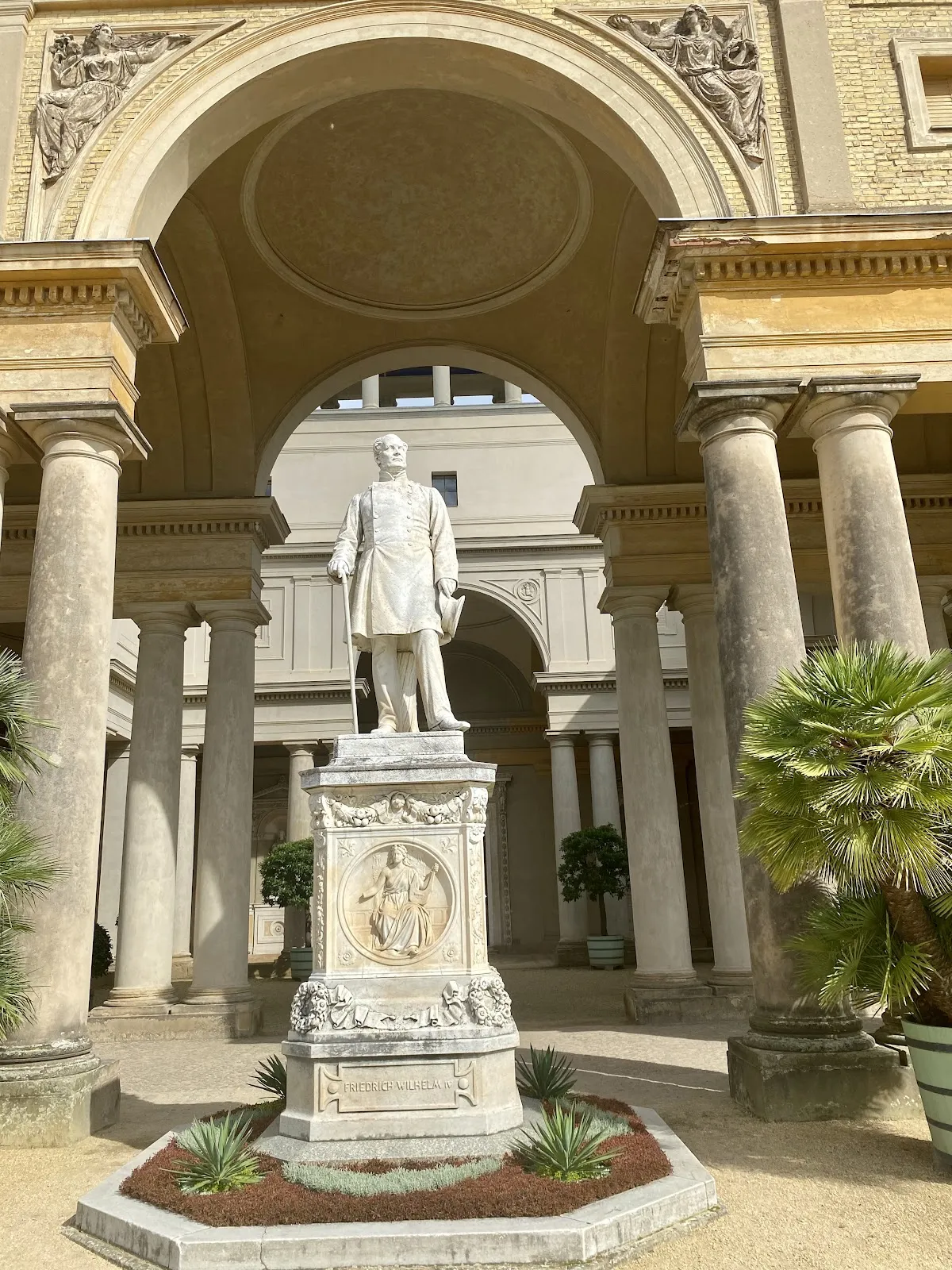 Оранжерейный дворец в Потсдаме, Германия