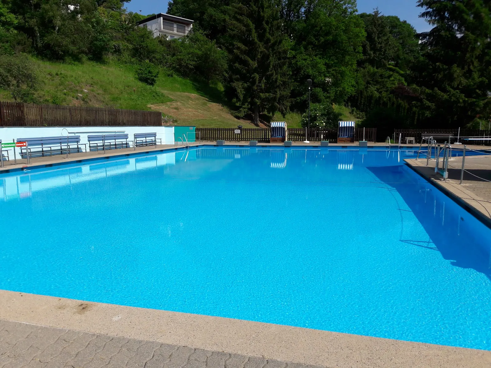 Открытый бассейн Раушенберг