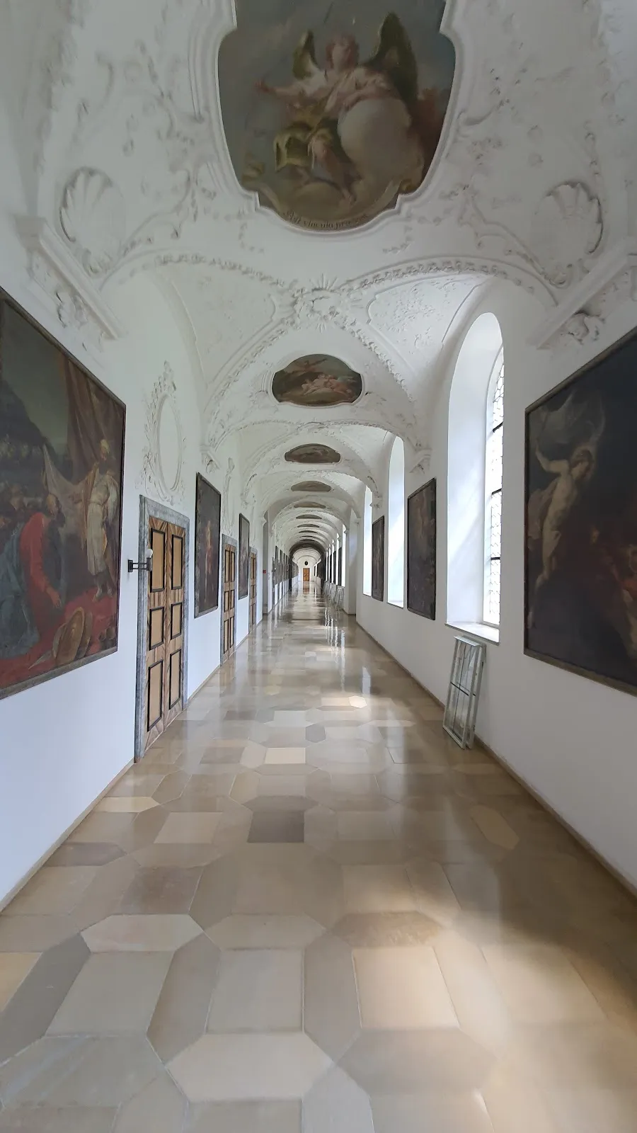 Фасад Оттобойренского аббатства с башнями