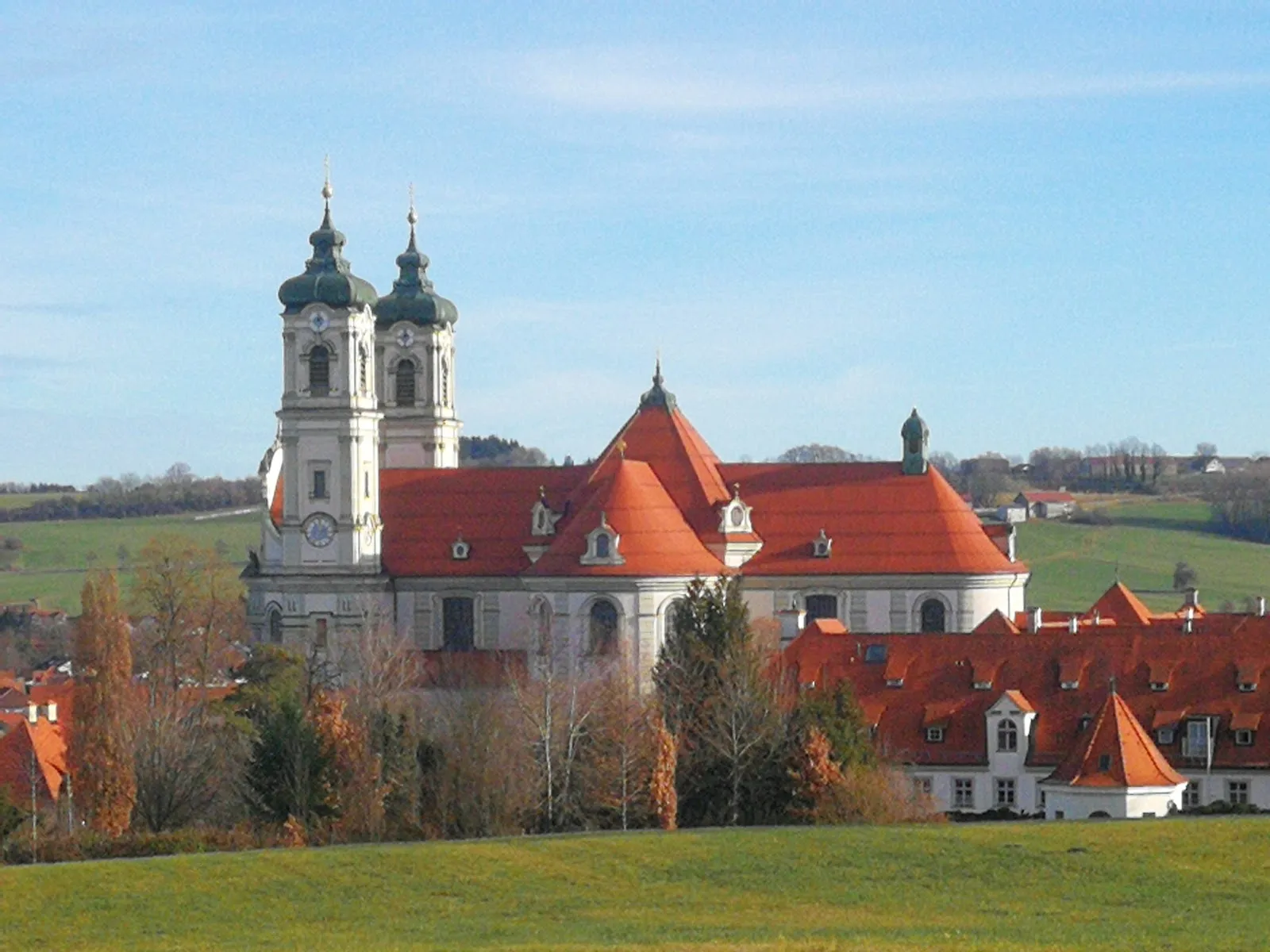 Фасад Оттобойренского аббатства с башнями