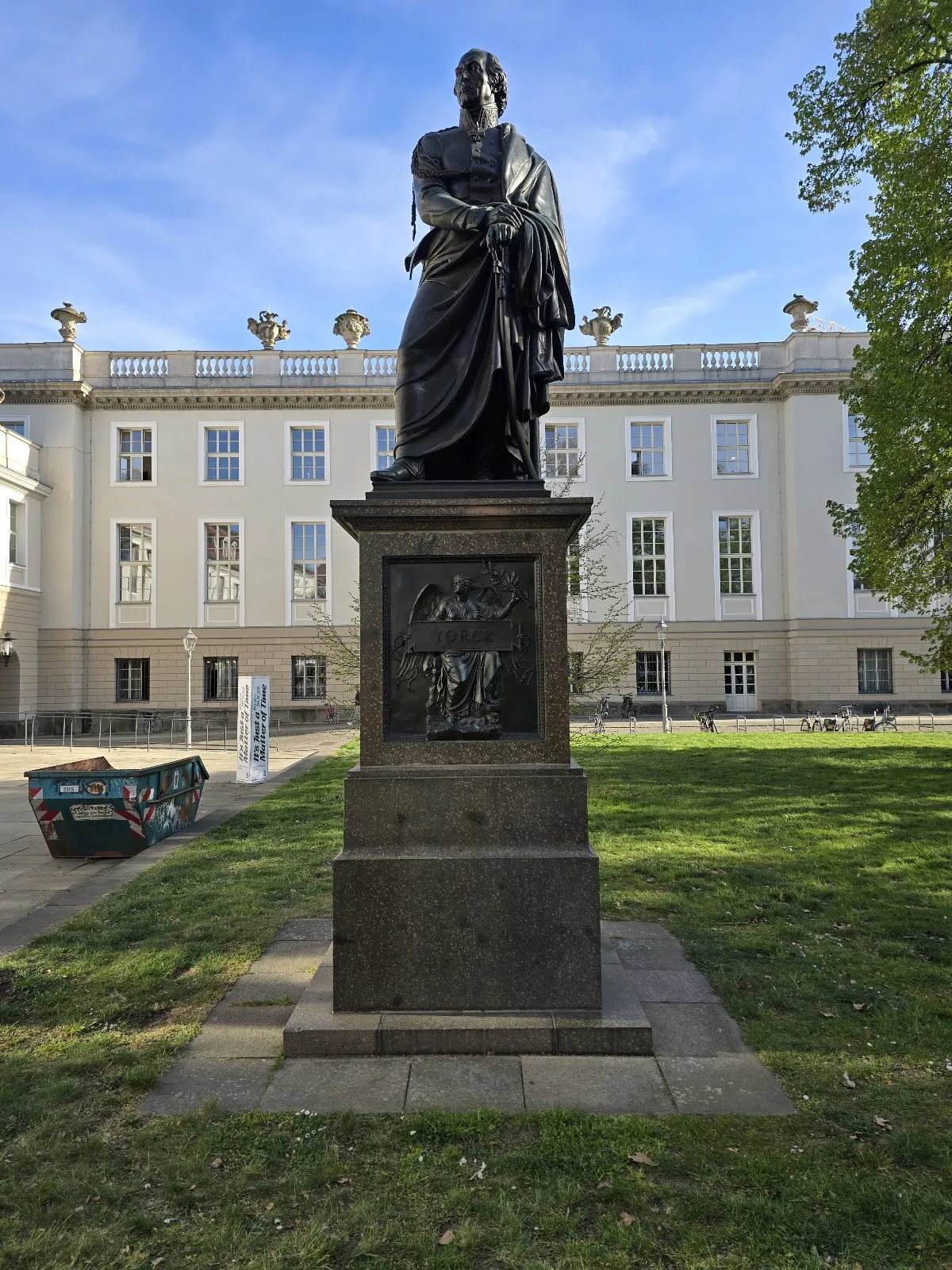 Памятник фельдмаршалу Блюхеру в центре Берлина