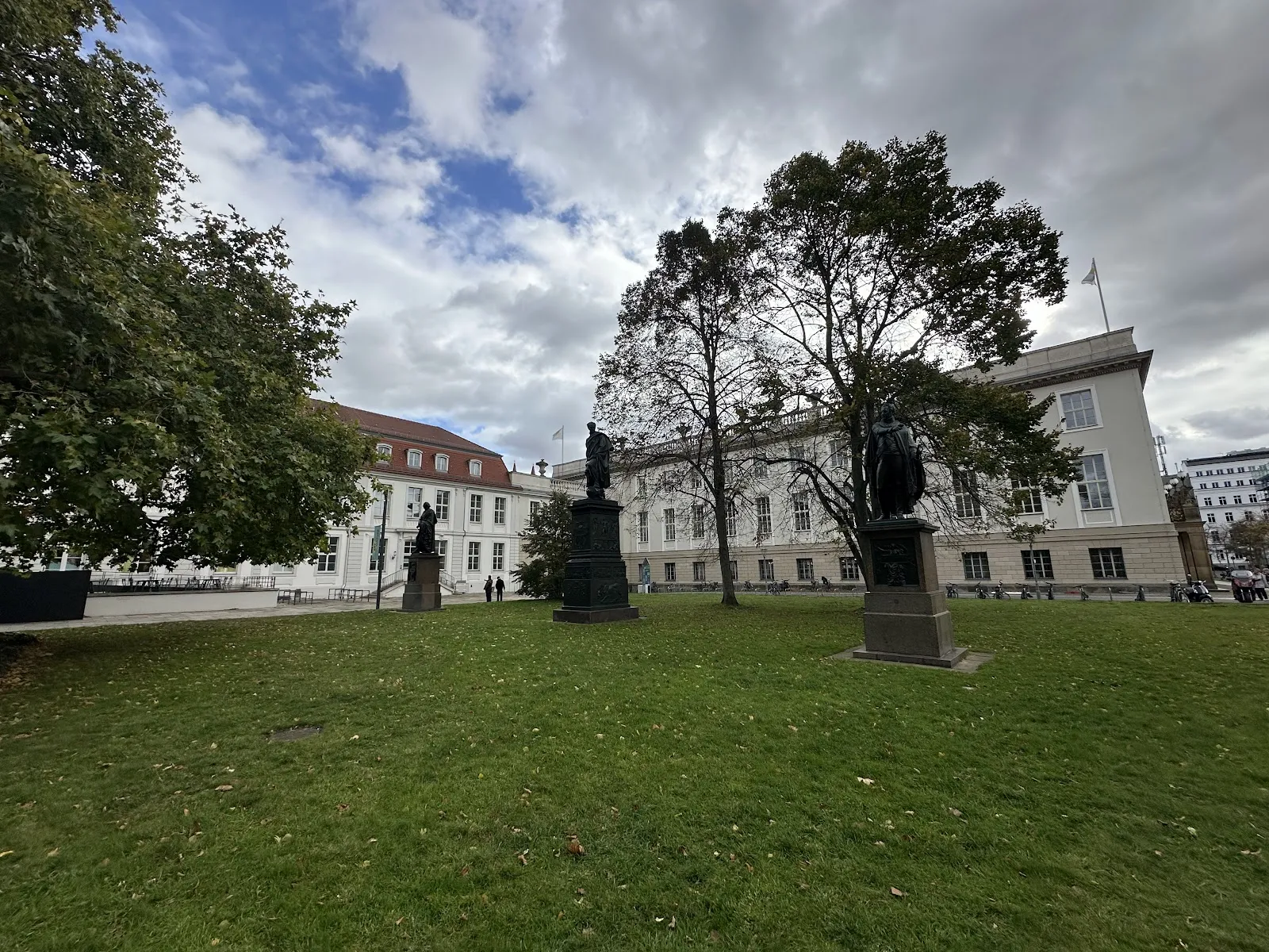 Памятник фельдмаршалу Блюхеру в центре Берлина