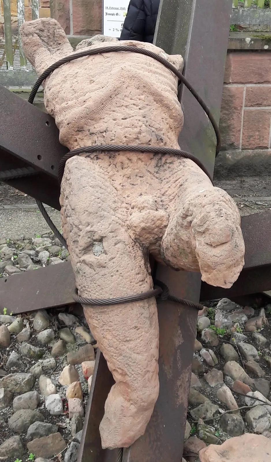 Памятник дезертирам Второй мировой войны в Марбурге, Германия