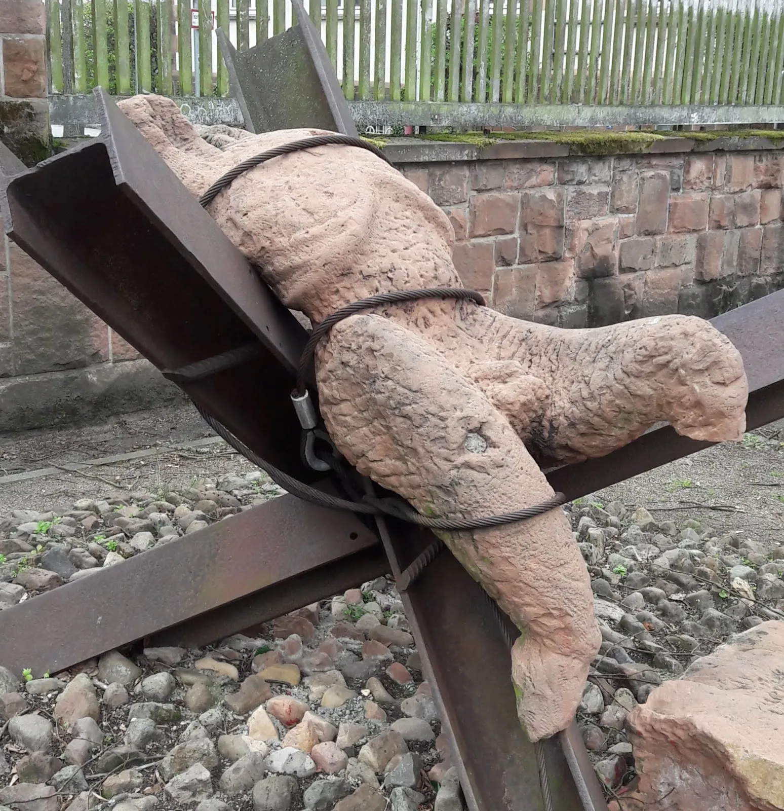 Памятник дезертирам Второй мировой войны в Марбурге, Германия