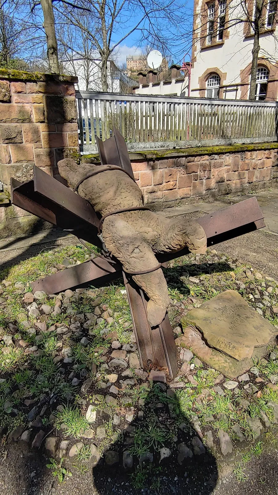 Памятник дезертирам Второй мировой войны в Марбурге, Германия