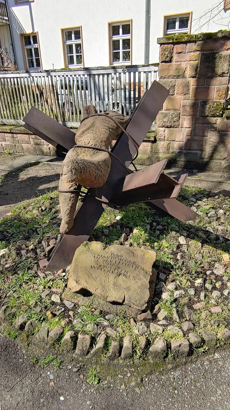 Памятник дезертирам Второй мировой войны в Марбурге, Германия