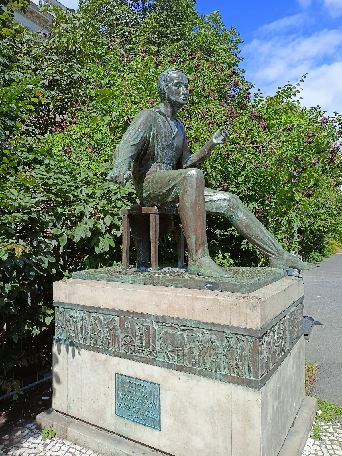 Памятник Генриху Гейне