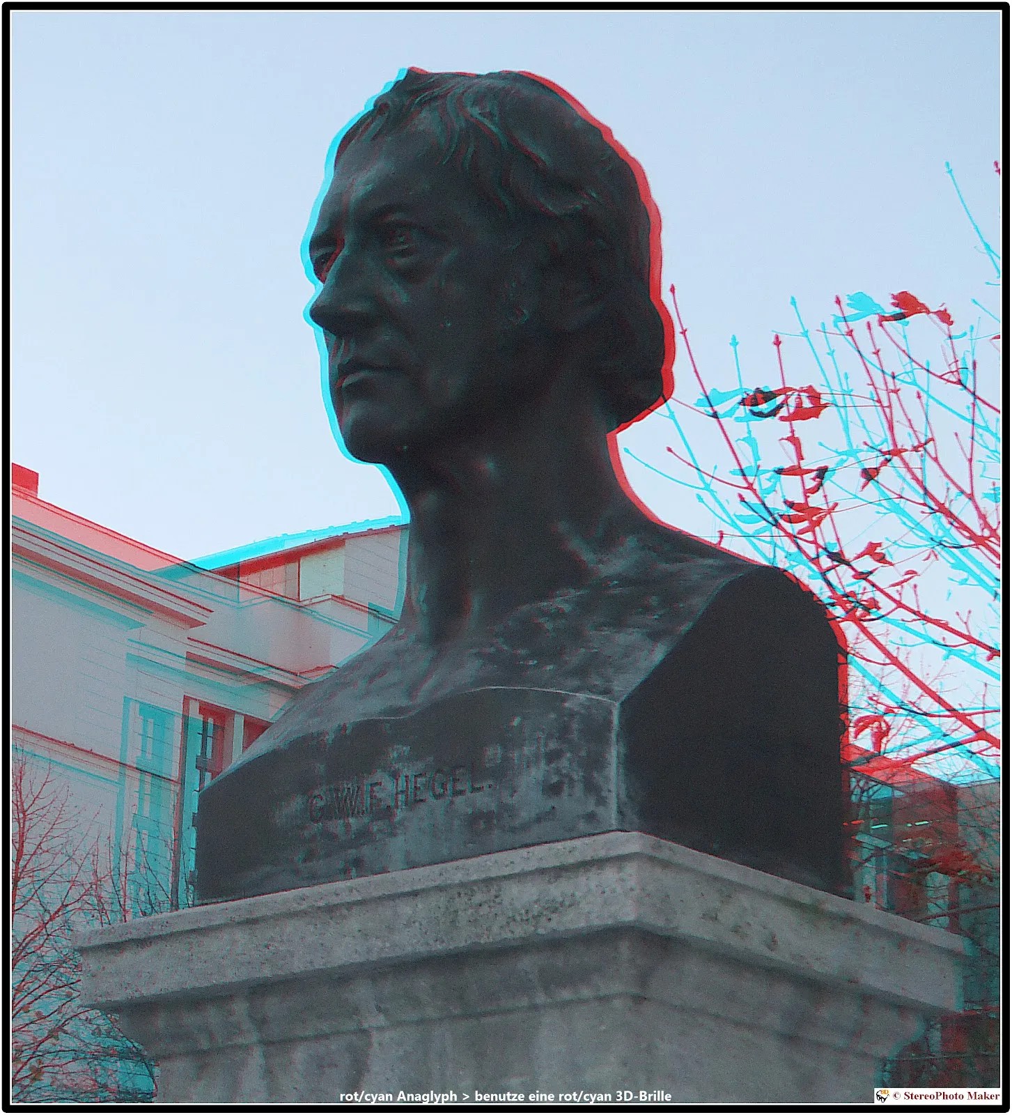 Памятник Георгу Гегелю в Берлине