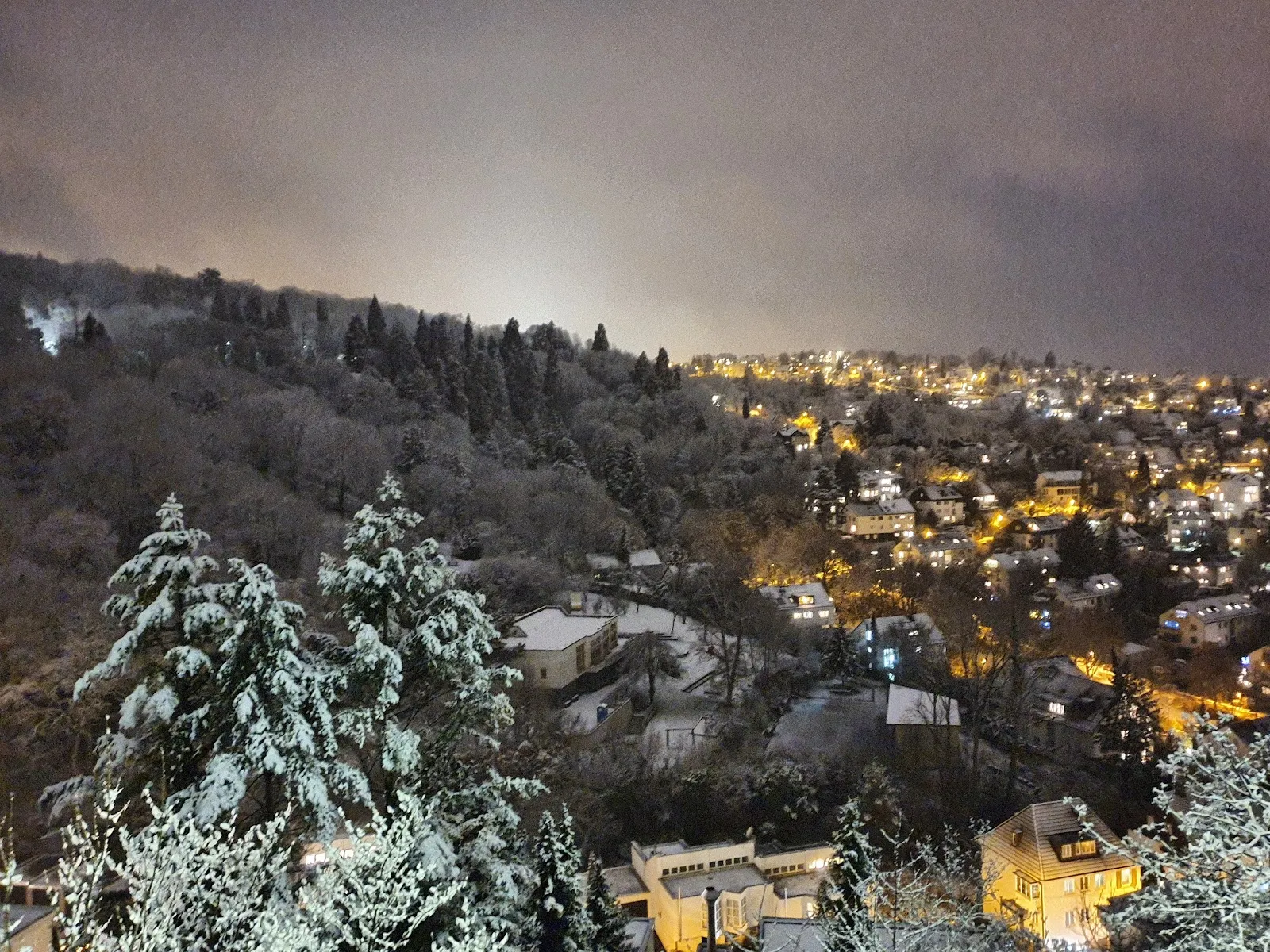 Памятник Готлибу Кристиану Эберхарду Этцелю, расположенный по адресу Neue Weinsteige 173, 70180 Stuttgart, Германия.