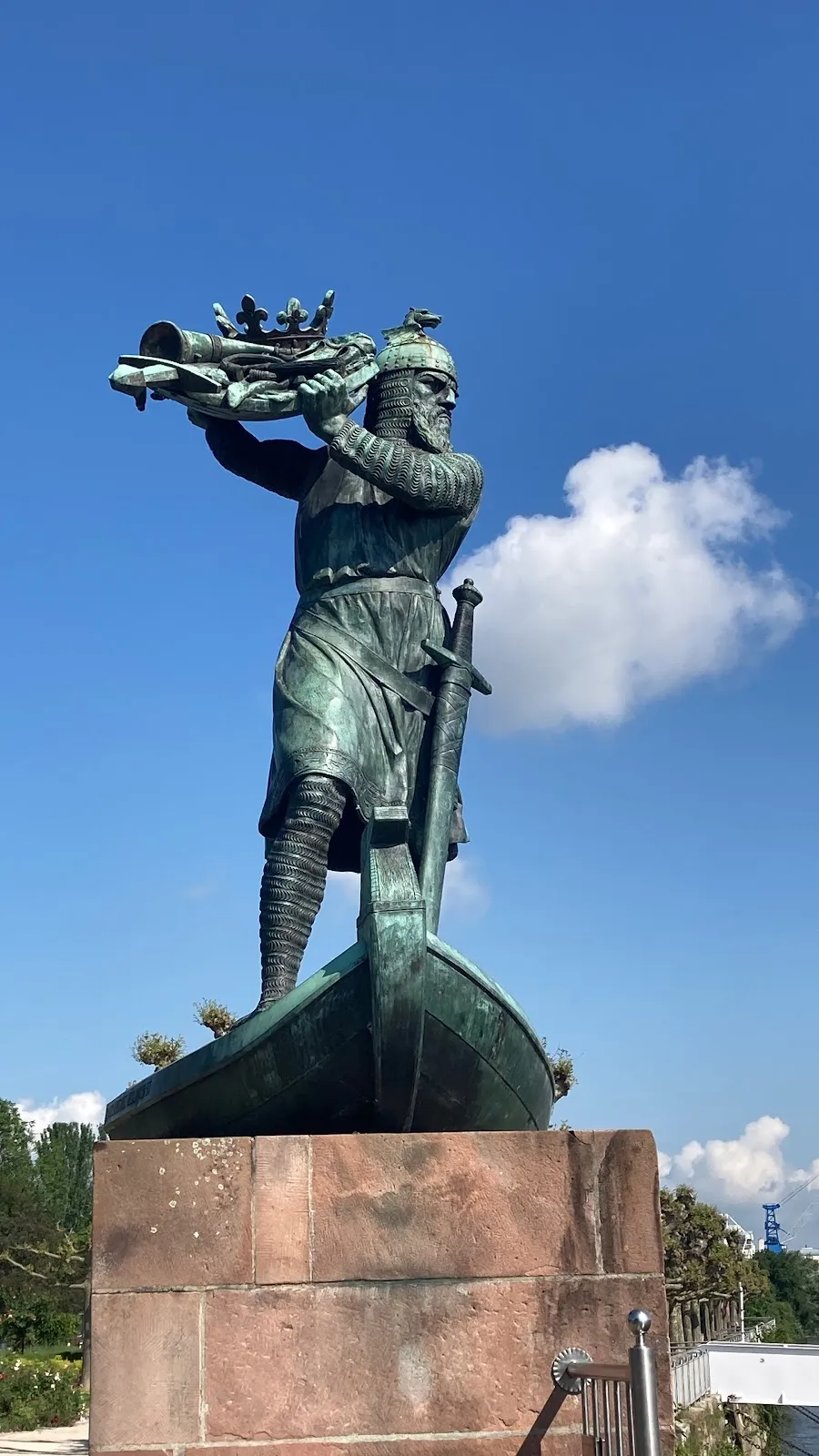 Памятник Хагену