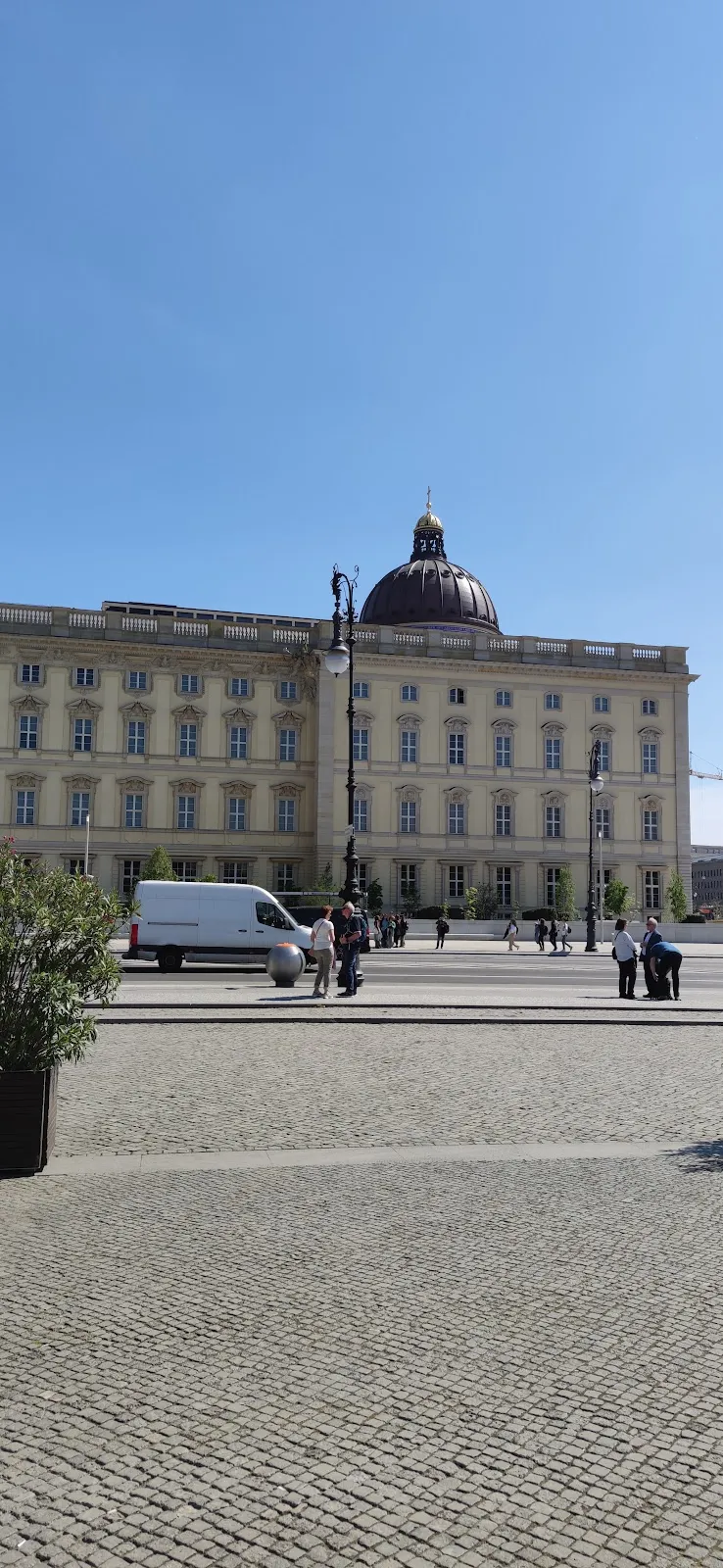 Памятник Хансу Бауму на Музейном острове, Берлин